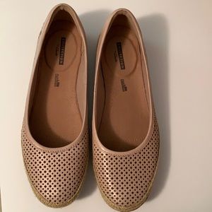 Clark’s size 9 Tan Flats